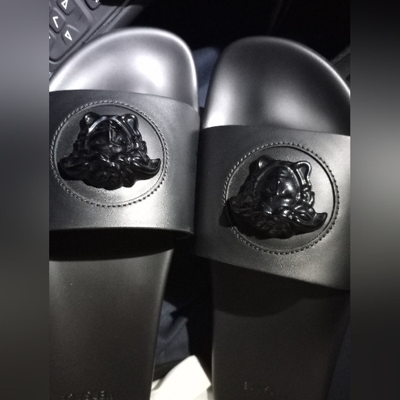 Versace black Medusa head slides - Picture 3 of 5